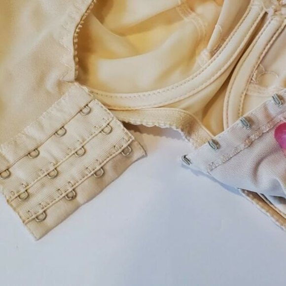 Vintage 60s Bra Beige Original Full Coverage 32D Pinup Bullet Bra Floral - Picture 6 of 9